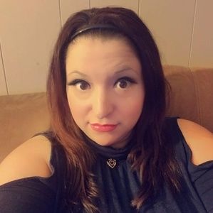 Meet your Posher, Desiree